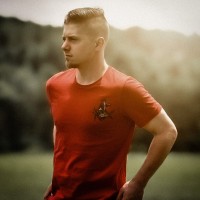 Aaron Voelker