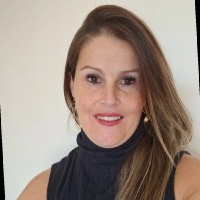 Renata Vicare Tavares