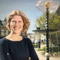 Caroline Pee, De