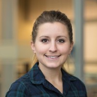 Katie Wallstein, Cae