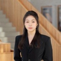 Iris Wang