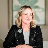 Kelli Cavasin, Sphr