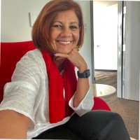 Jussara B. Schuldt