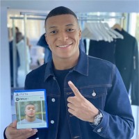 Kylian Mbappé_Officiel