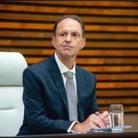 Dr. Fernando Platania