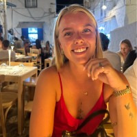 Laura Beels