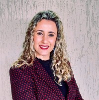 Lucy Papagianis, Cea