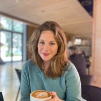 Claudia Denoue, Md