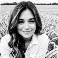 Emily Granados (Yates)