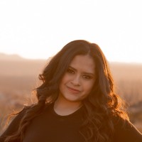 Alli Flores