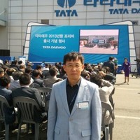 YOUNG-HUN LEE
