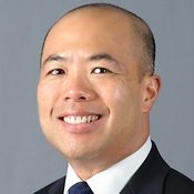 Douglas Dunn（鄧榮芳）