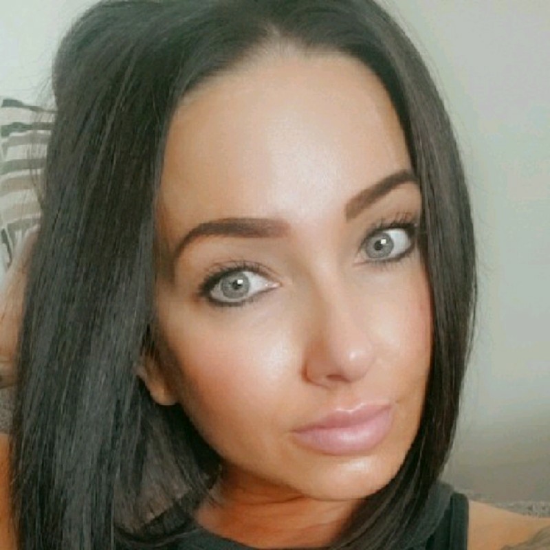 Bobbi D.