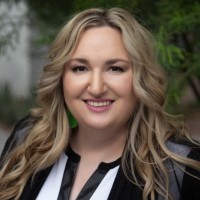 Lindsey MacNeil
