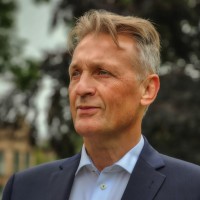 Douglas Waddell MI  FIH