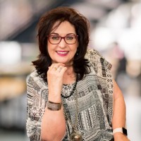 Adél Oosthuizen