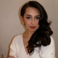 Mia De La Parra