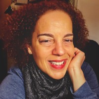 Nefertiti Casado, Chi