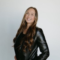 Ella De Jong