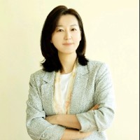 Hyeyoung J.