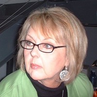 Pam Helmandollar