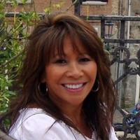 Josie Apostol