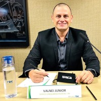 Valnei Perondi Júnior Assessor De Negócios Crédito Comercial