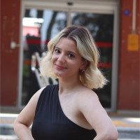 Esra Er