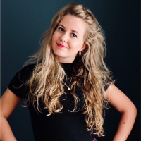 Mayke S.