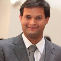 Dr. Mauricio Araquam