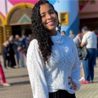 Carolline Gomes