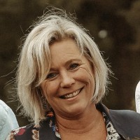 Nicolette Minderhout