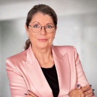 Angela Wolf