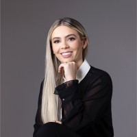 Vanessa Thaís Leal Santiago