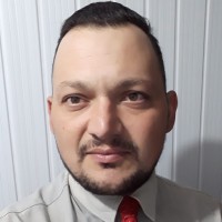 Leandro J. Paula