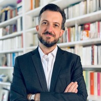 Dr. Nicolas Hubé