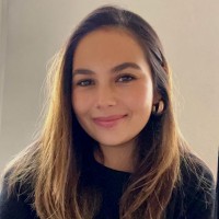 Claudia Flores Campos