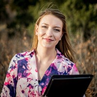 Katie Mazurowski, Pe