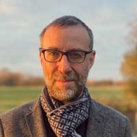 Clive Gratton
