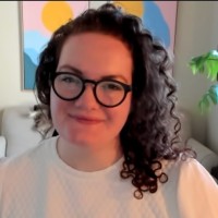 Suzanne Sletto Distel, Cae