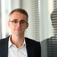 Dr. Daniel Süper