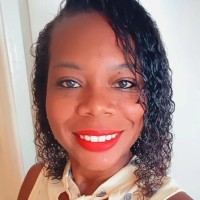 Elaine Nogueira Oliveira
