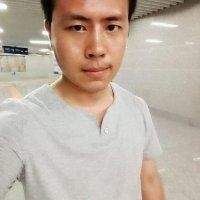 李利站