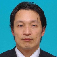 草野芳彦
