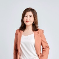 Yi S.