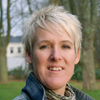 Irna De Hoop
