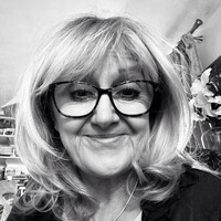 Susanne Hallett