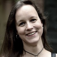 Dr. Julia Pruns