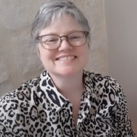 Lynn Bellow(she/her)