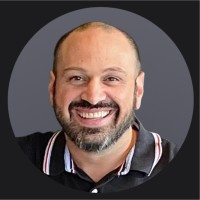Adriano Guimarães
